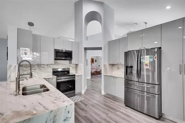 4166 NW 66th Ter, Coral Springs, FL 33067