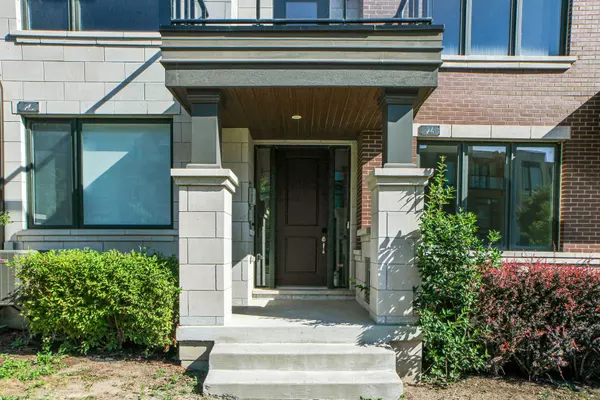 Vaughan, ON L6A 4Z6,24 Carrville Woods CIR