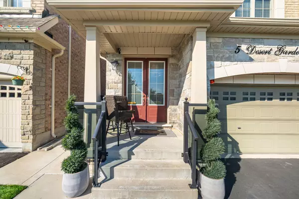 Brampton, ON L7A 4M4,5 Desert Garden DR