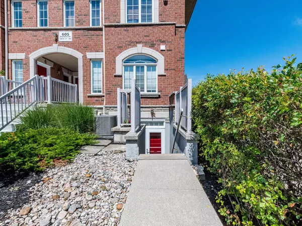 Mississauga, ON L5B 4K5,605 Shoreline DR #1