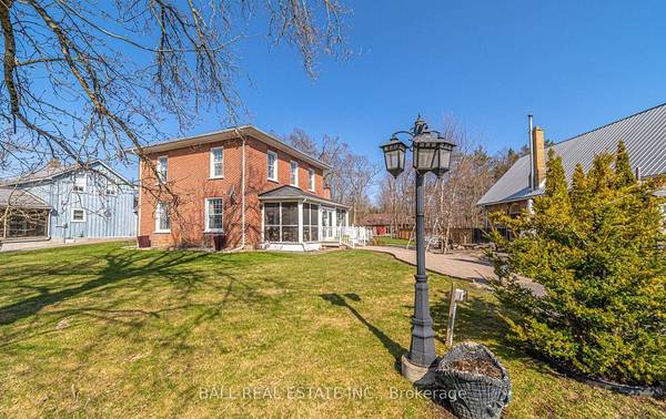 Selwyn, ON K0L 3G0,2756 Chalmers AVE