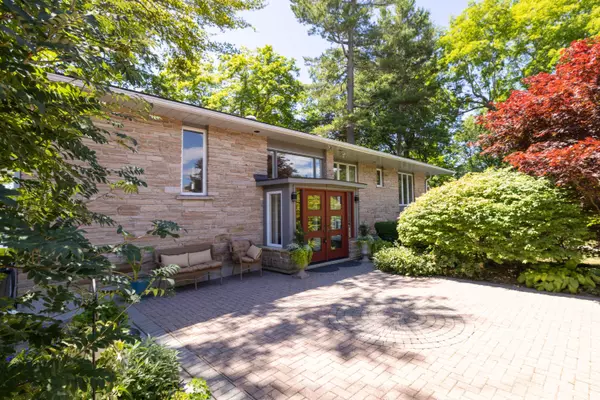 Kingston, ON K7M 4J6,8 Lakeshore BLVD