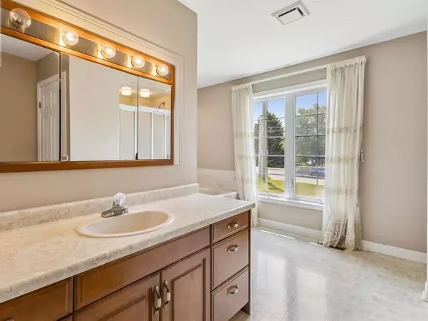 London North, ON N6H 5L4,979 Gainsborough RD