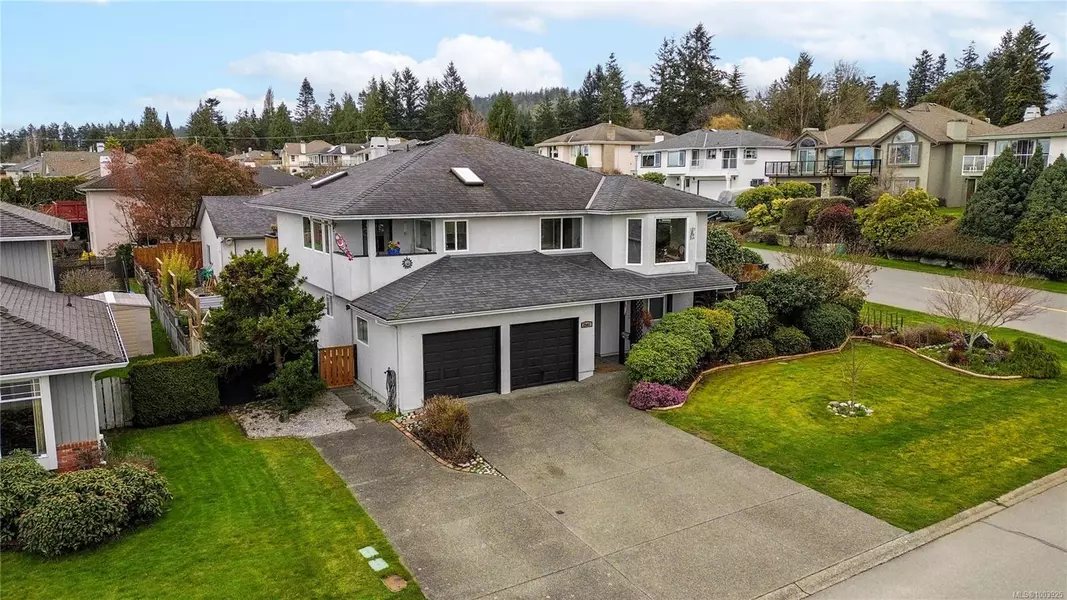 2541 Wilcox Terr, Central Saanich, BC V8Z 7G5
