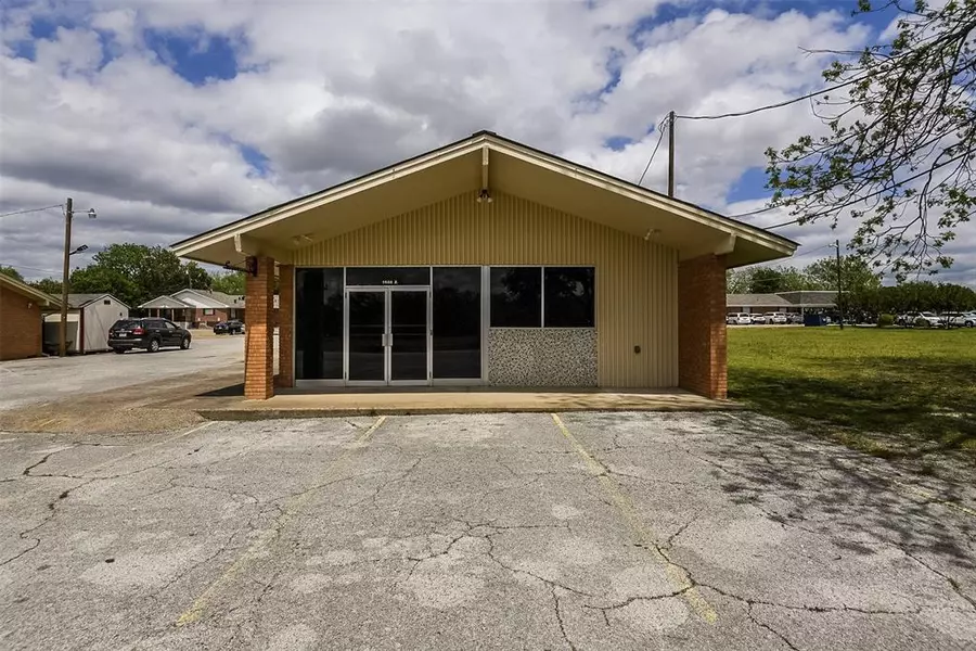 1408 W Jefferson Street, Waxahachie, TX 75165