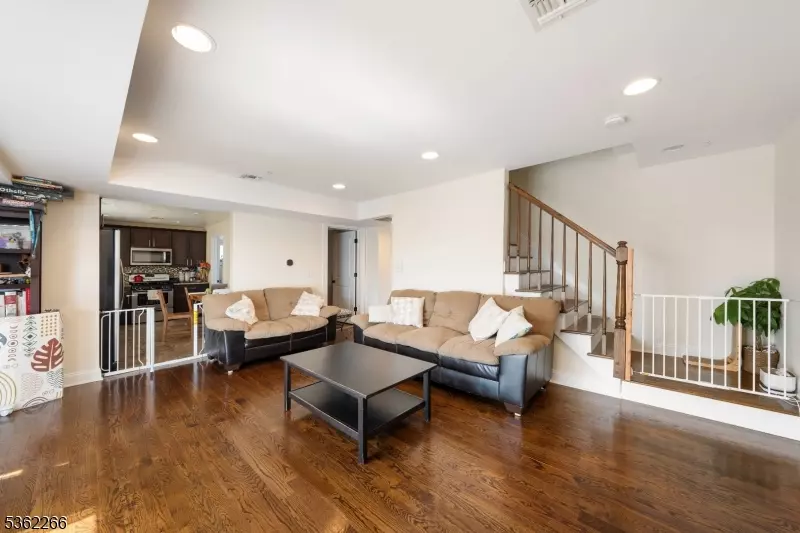 307 E Elizabeth Ave #4, Linden City, NJ 07036