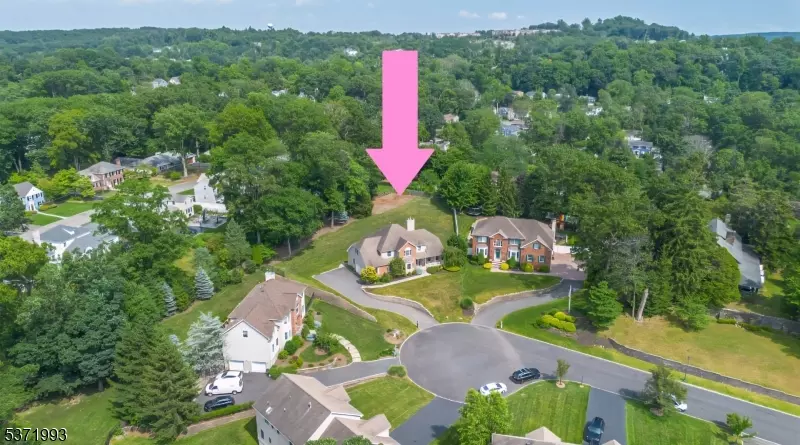 98 Grover Ln West, West Caldwell Twp., NJ 07006