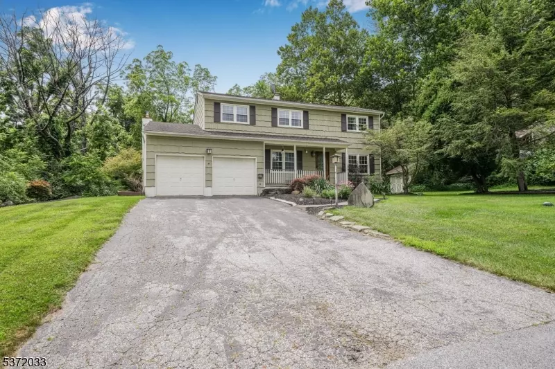 9 Rolling Hills Rd, Vernon Twp., NJ 07461
