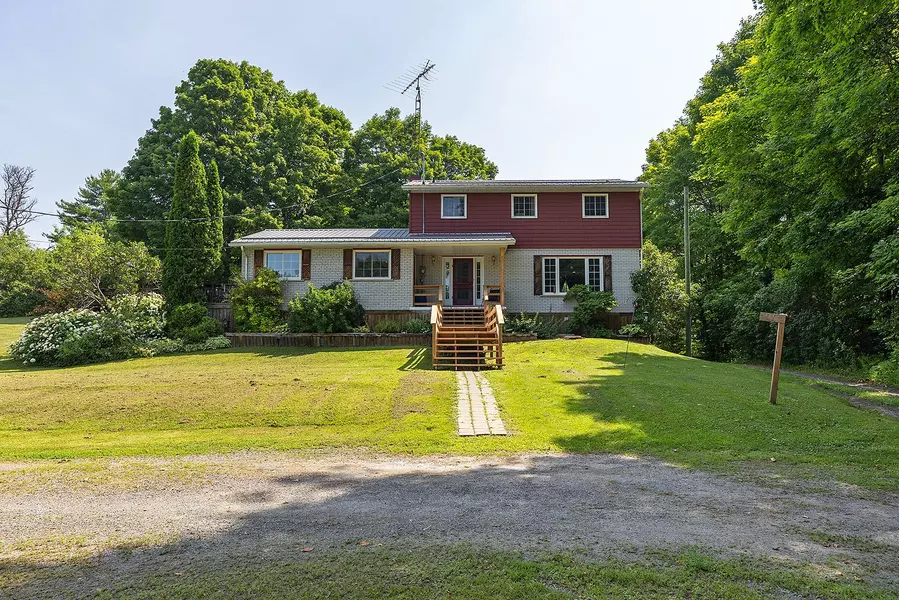 1086 Moon RD, Frontenac, ON K0H 1T0