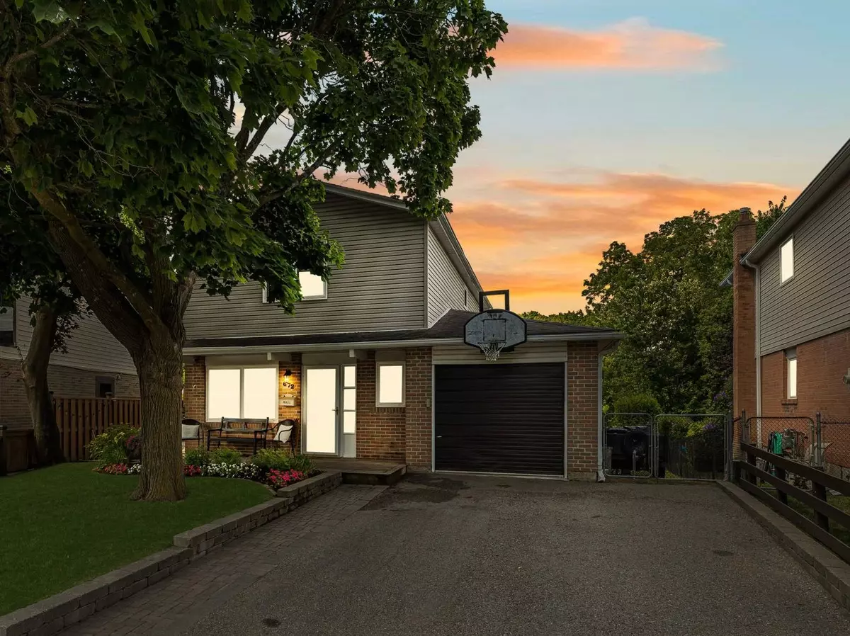 Newmarket, ON L3Y 5A2,672 Irwin CRES
