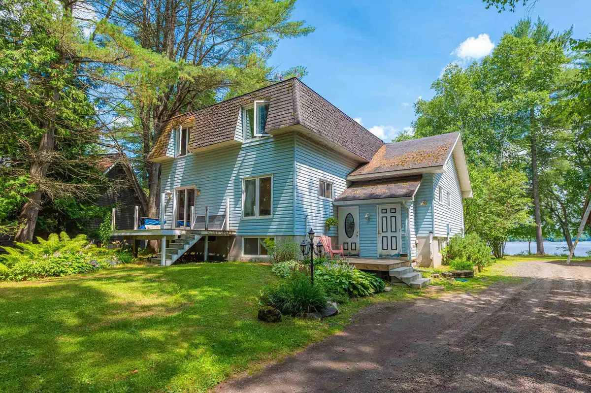 Minden Hills, ON K0M 2K0,1015 Blackberry LN
