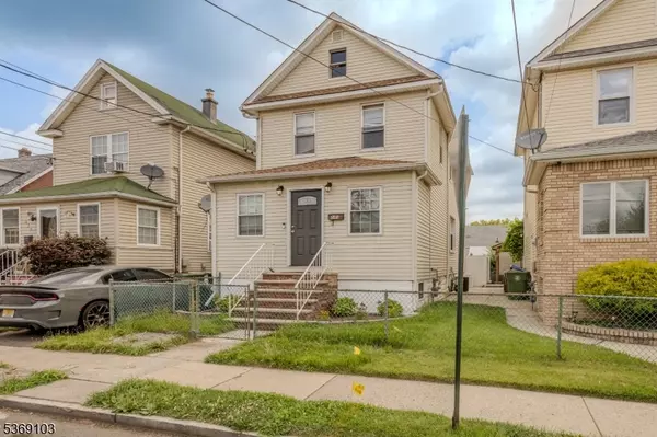 Linden City, NJ 07036,845 Mccandless Pl #1