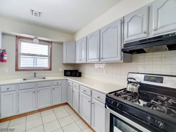 Newark City, NJ 07108,575 Bergen St