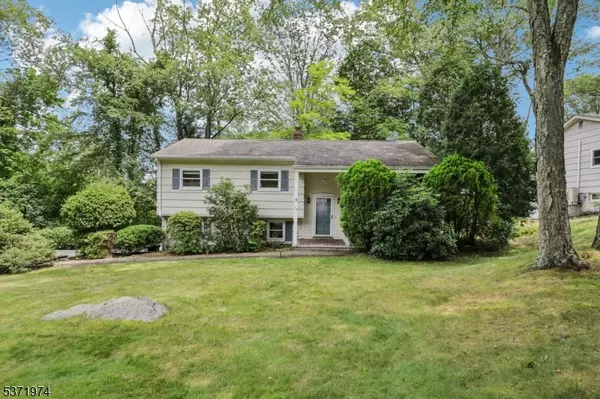 13 Upper High Crest Dr, West Milford Twp., NJ 07480