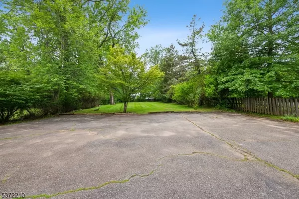 Livingston Twp., NJ 07039,147 W Northfield Rd