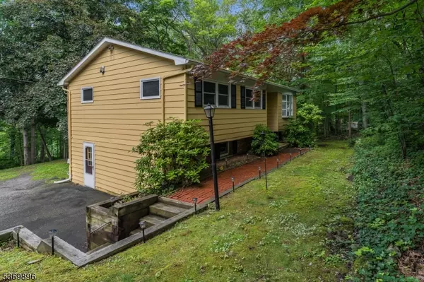 942 County Road 517, Independence Twp., NJ 07840