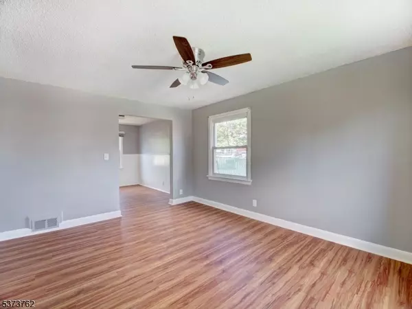 Maplewood Twp., NJ 07040,35b Newark Way #B