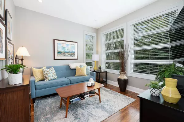 Calgary, AB T2T 1T9,2411 31 AVE SW