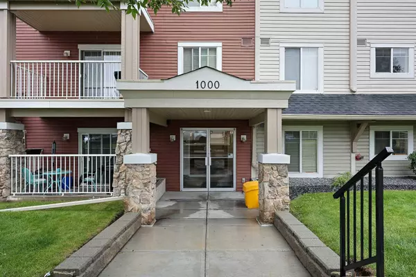70 Paramount DR NW #1201, Calgary, AB T3K 5Z1
