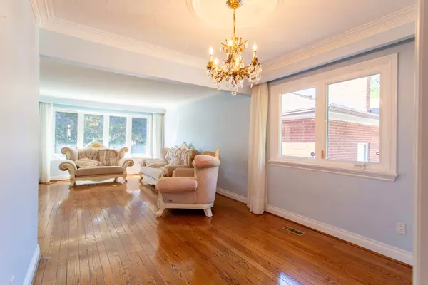 Toronto C14, ON M2N 3X4,276 Kingsdale AVE #Ground