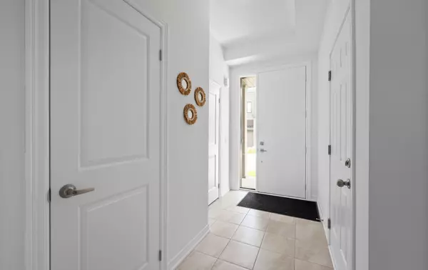 Whitby, ON L1M 2L1,16 Sorbara WAY