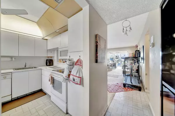 Margate, FL 33063,3100 Holiday Springs Blvd #305
