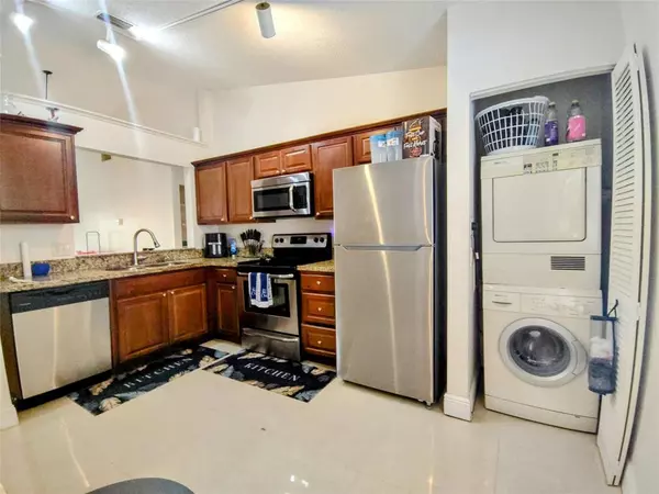 2481 NW 56th Ave #8-16, Lauderhill, FL 33313