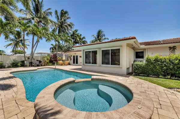 2141 NE 52nd St, Fort Lauderdale, FL 33308