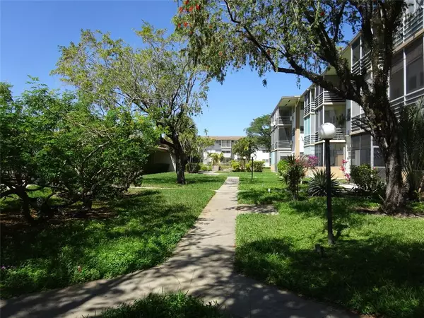 16750 NE 14th Ave #312, Miami, FL 33162