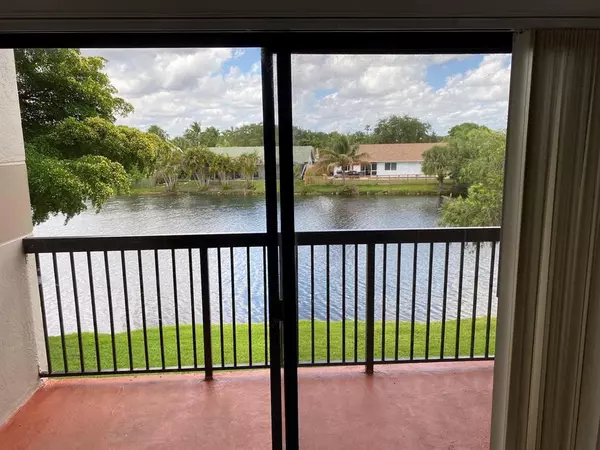 9971 Nob Hill Lane #9971, Sunrise, FL 33351