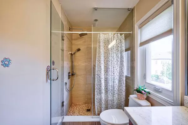 Markham, ON L6C 1R2,3 Moses CRES #Room C