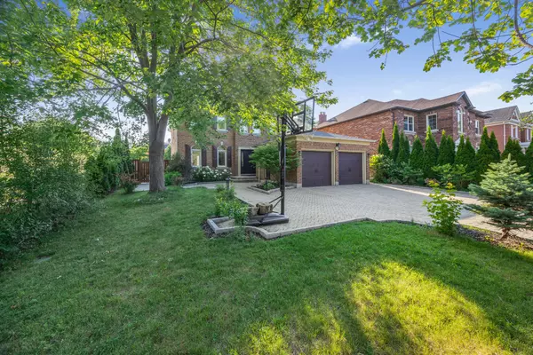 59 Oatlands CRES, Richmond Hill, ON L4C 9P2