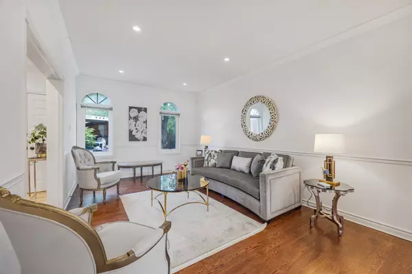 Richmond Hill, ON L4C 9P2,59 Oatlands CRES