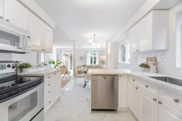 Mississauga, ON L5W 1C1,6859 Shade House CT