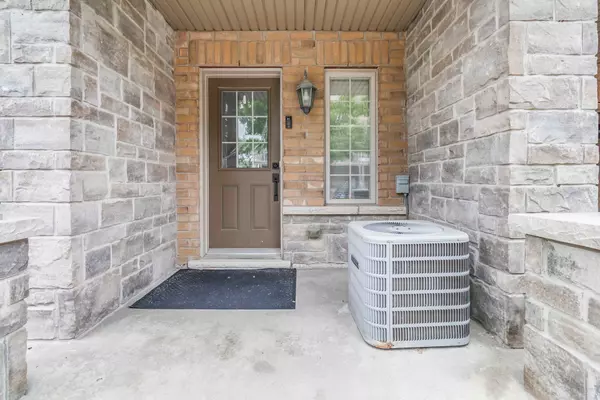 Burlington, ON L7R 3P9,1401 Plains RD E #93