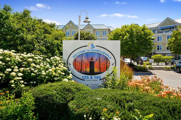 Cobourg, ON K9A 5W9,125 Third ST #103