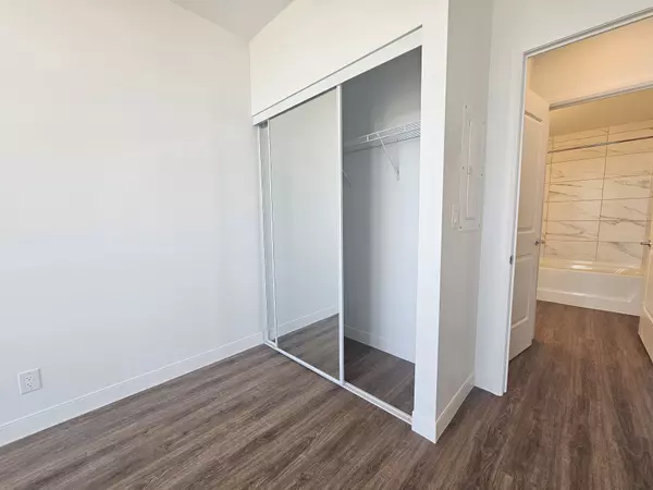 Hamilton, ON L8R 3L5,22 Hughson ST #2302 B