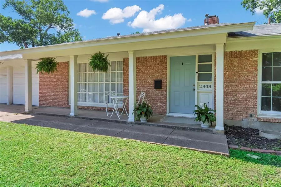 2808 Wren Avenue, Fort Worth, TX 76133