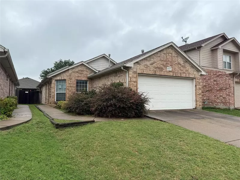 6437 Regina Drive, Fort Worth, TX 76131