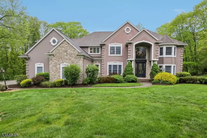 15 Amira Ln, Kinnelon Boro, NJ 07405