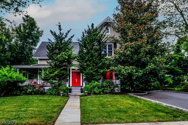 125 Hillside Ave, Metuchen Boro, NJ 08840