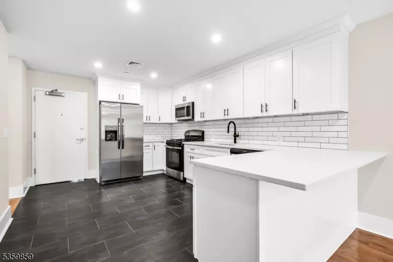 162 Closter Dock Rd #C, Closter Boro, NJ 07624