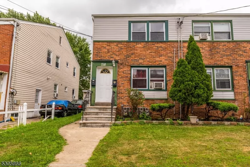 718 Thomas St #1, Elizabeth City, NJ 07202