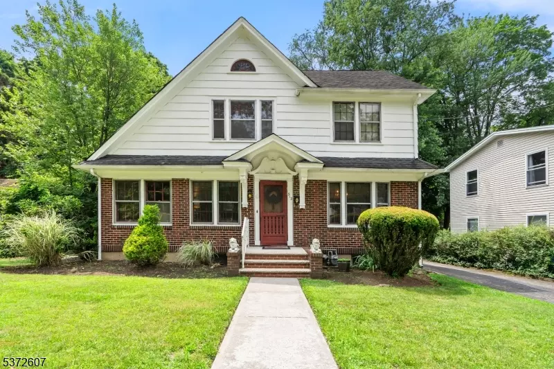 312 W Ivy Ln, Englewood City, NJ 07631
