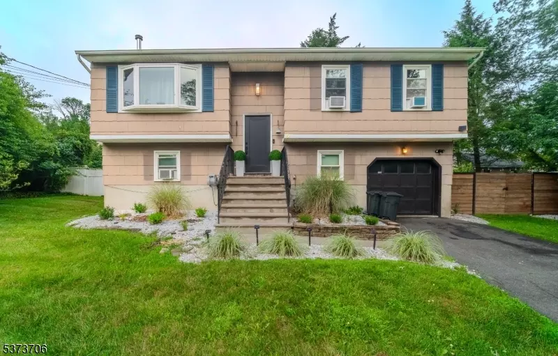 5 Delaware Ave, Jefferson Twp., NJ 07849