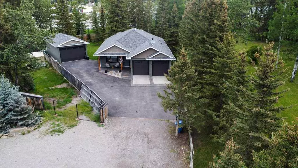 8 Prairie Creek Close, Sundre, AB T0M1X0