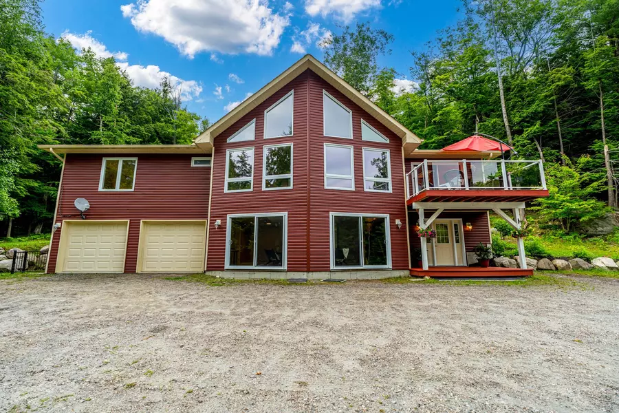 3142 Hwy 118 RD W, Muskoka Lakes, ON P0B 1J0