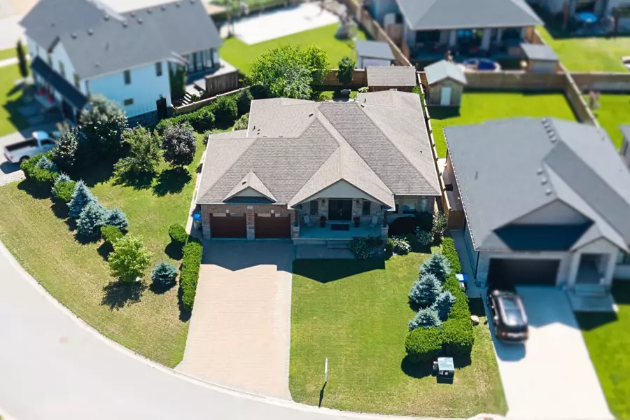50 Veale CRES, Strathroy-caradoc, ON N7G 0C9