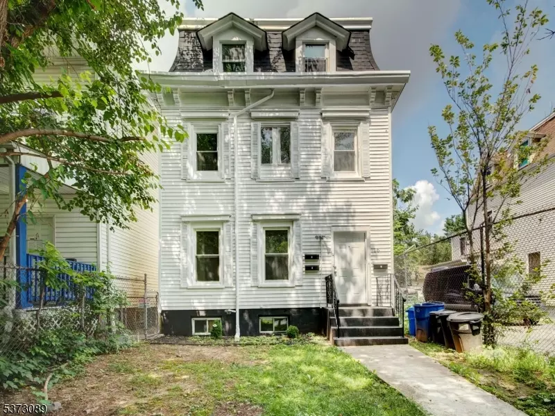 Newark City, NJ 07107,16 N 9Th St #2