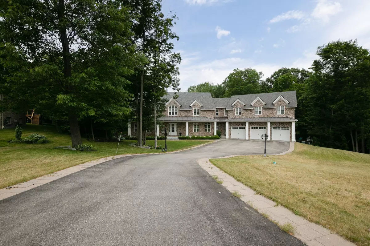 Springwater, ON L9X 0J1,16 Heron BLVD